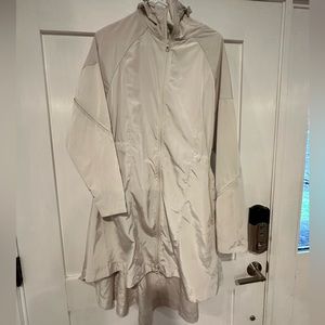 Athleta size M women’s rain jacket. Cream.